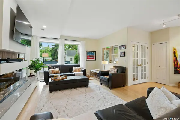 1105 15TH STREET E, Saskatoon, SK S7N 0R5