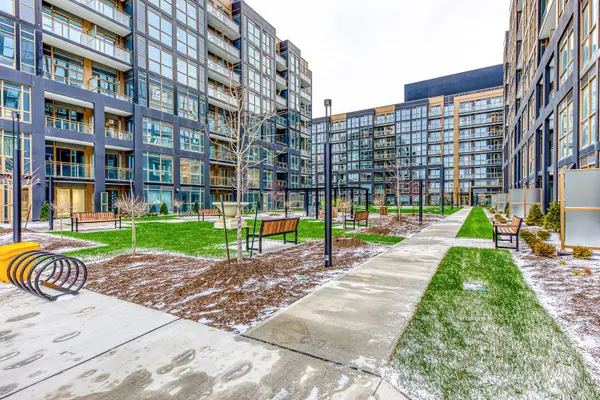 2333 Khalsa Gate #402, Oakville, ON L6M 0X7