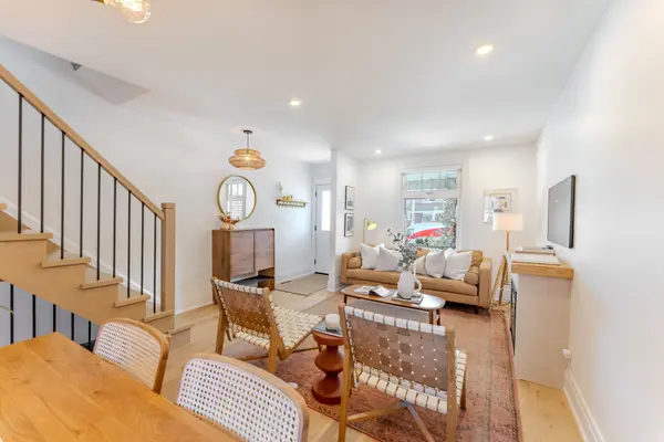 110 St Johns RD, Toronto W02, ON M6P 1T9