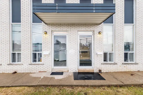 3130 Universal DR, Mississauga, ON L4X 2C8