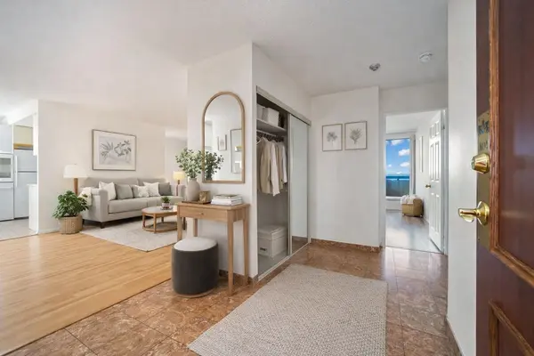 100 County Court BLVD #1604, Brampton, ON L6W 3X1