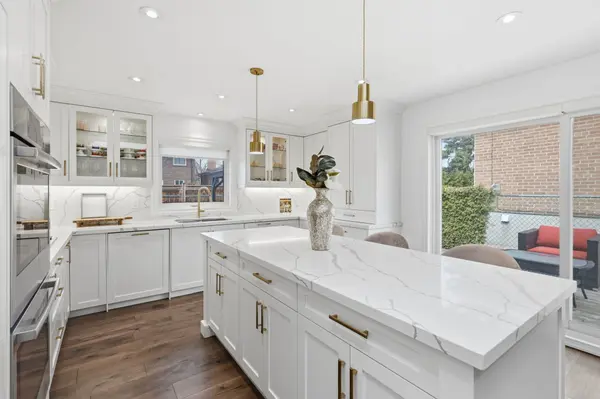 101 Renault CRES,  Toronto W09,  ON M9P 1J7