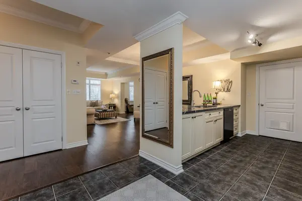 391 Plains RD E #412, Burlington, ON L7T 4M2