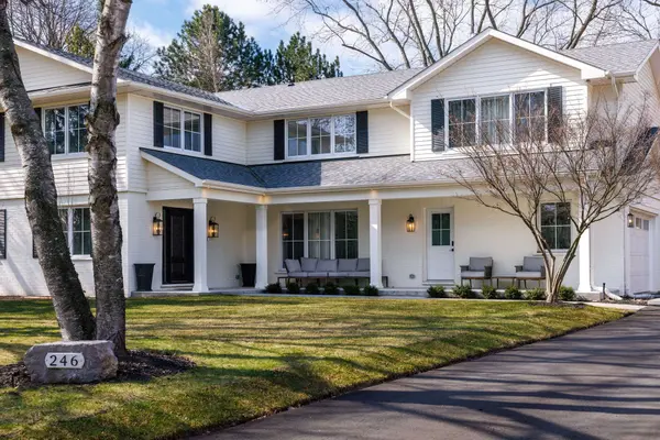 246 Cairncroft RD, Oakville, ON L6J 4M3