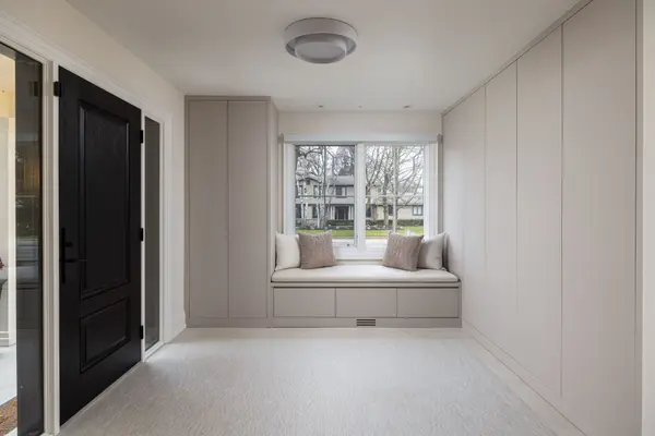 246 Cairncroft RD, Oakville, ON L6J 4M3