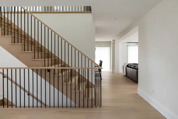 246 Cairncroft RD, Oakville, ON L6J 4M3