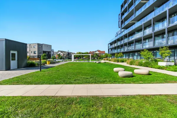 3210 Dakota Common #A814, Burlington, ON L7M 2A8