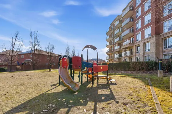 483 Faith DR #203, Mississauga, ON L5R 0A1