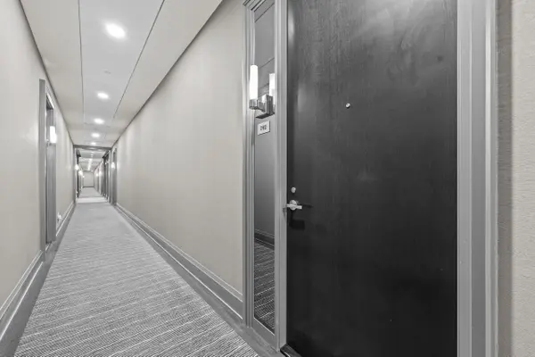 11 Bronte RD #702, Oakville, ON L6L 0E1