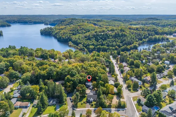 1 Maplecrest CT, Huntsville, ON P1H 1G2