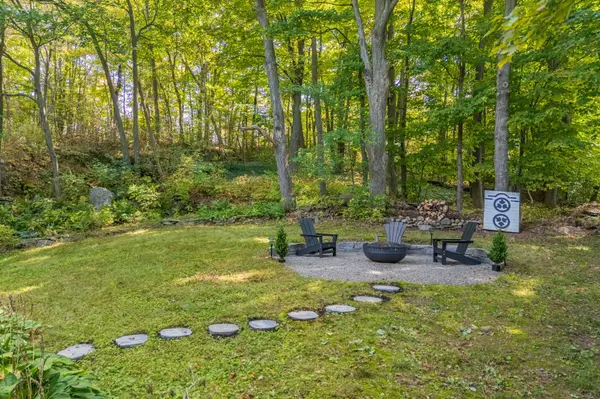 1 Maplecrest CT, Huntsville, ON P1H 1G2