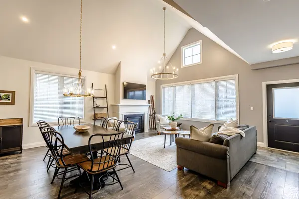 207 Yellow Birch CRES, Blue Mountains, ON L9Y 0Z3