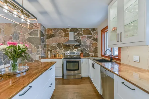 2481 North Shore RD, Algonquin Highlands, ON K0M 1S0