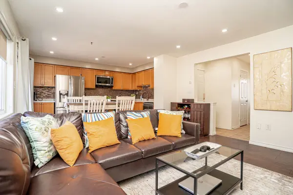 63 MICHIGAN AVE, Cambridge, ON N3C 0C8