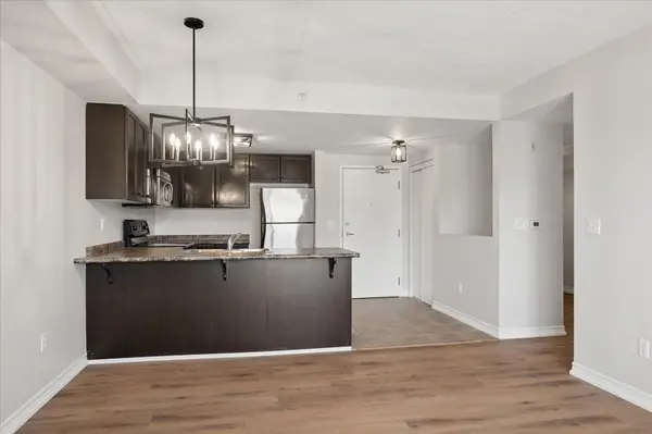 43 Goodwin DR #302C, Guelph, ON N1L 0E8