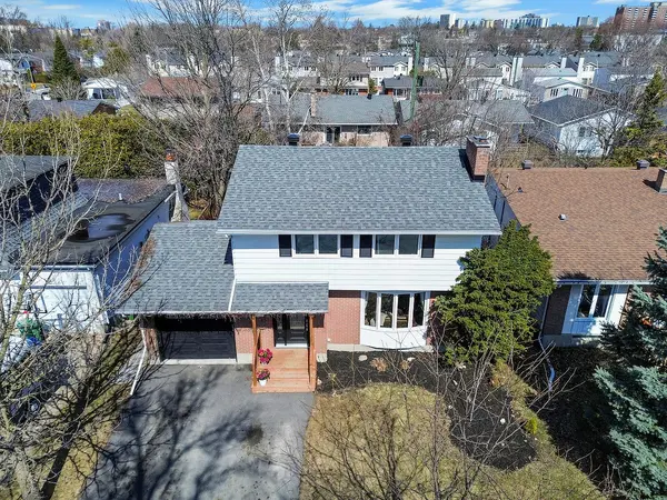 2725 Baylie AVE, Parkway Park - Queensway Terrace S And Area, ON K2H 6Y7