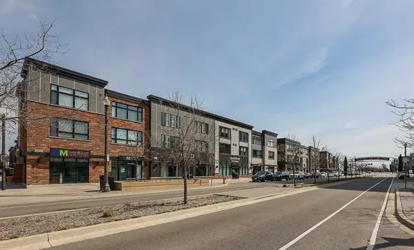 385 WINSTON RD #203, Grimsby, ON L3M 4E8