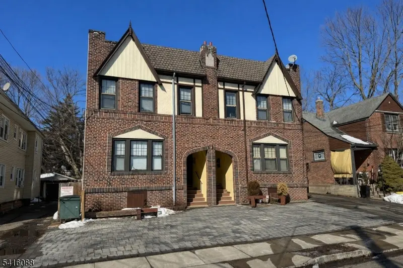 16 Roosevelt Ave, Dumont Boro, NJ 07628