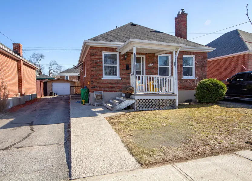 579 McCannan AVE, Peterborough, ON K9J 4J7