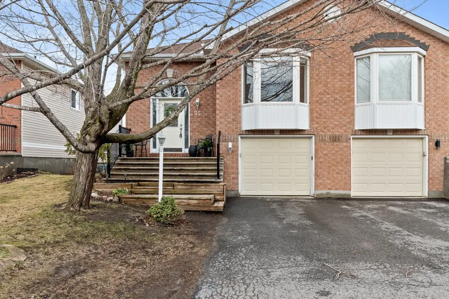 35 MONTANA WAY, Barrhaven, ON K2J 4M2