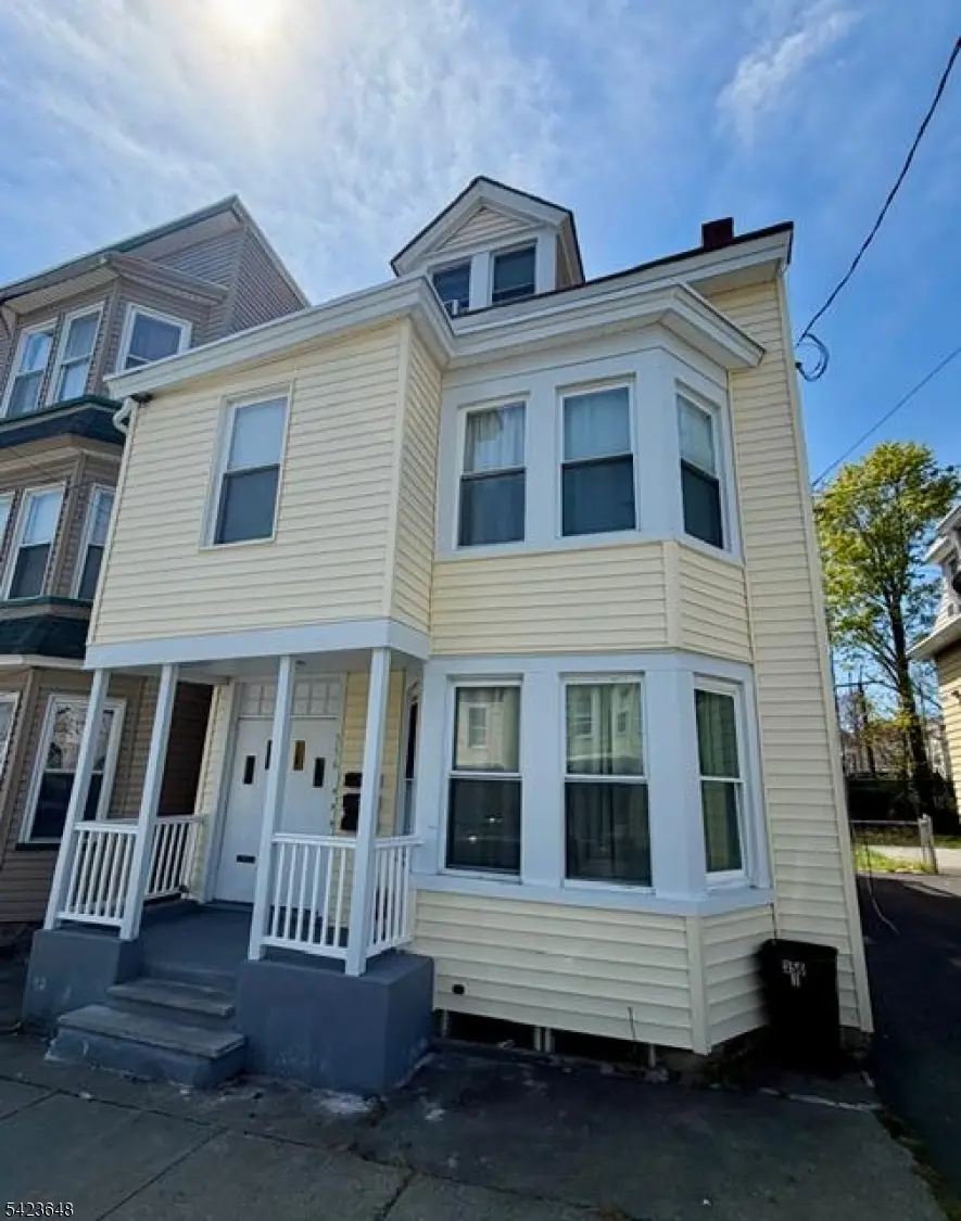 356 Pacific St #3, Paterson City, NJ 07503