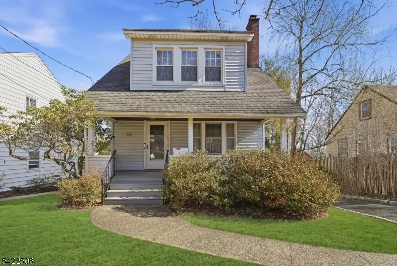 120 Myrtle Ave, Millburn Twp., NJ 07041