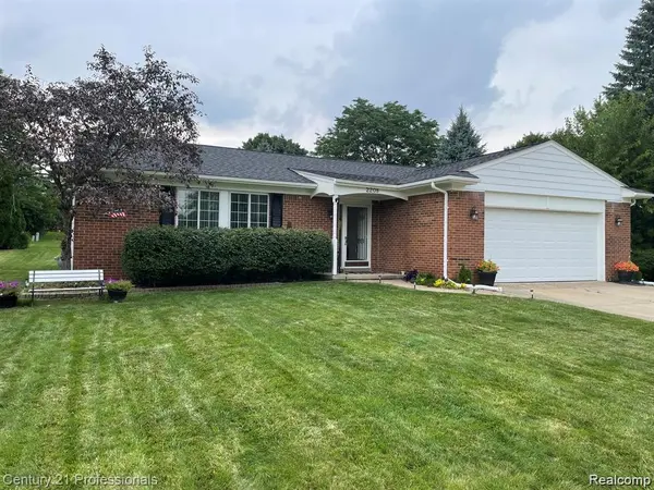 2208 Cumberland Road RD, Rochester Hills, MI 48307