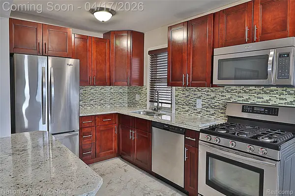 486 University ST, Ferndale, MI 48220