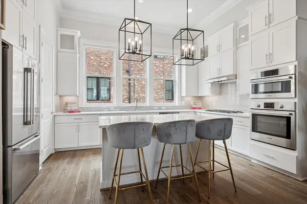 4122 Belt Line Road, Addison, TX 75001