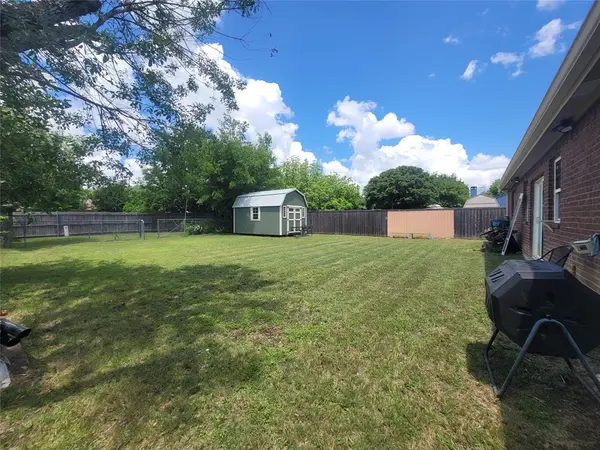 5605 Santa Fe Trail, Haltom City, TX 76148