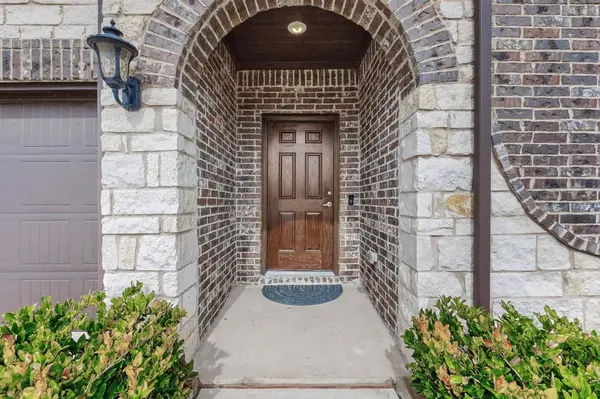 1261 Pleasant Knoll Trail, Aubrey, TX 76227