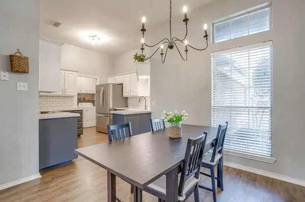 841 Park Meadow Lane, Burleson, TX 76028