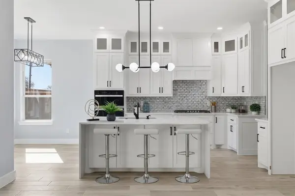 707 Ross Trail, Arlington, TX 76012