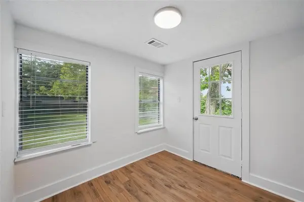 906 E Houston Street, Sherman, TX 75092