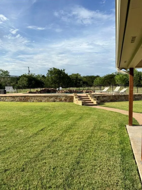 153 Twin Springs Ranch Lane, Weatherford, TX 76087