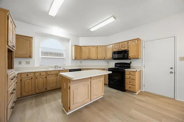 8305 Lake Bend Drive, Rowlett, TX 75088