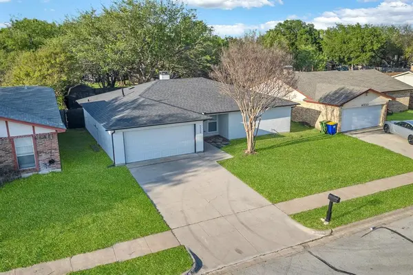 6529 Blue Grass Drive, Watauga, TX 76148