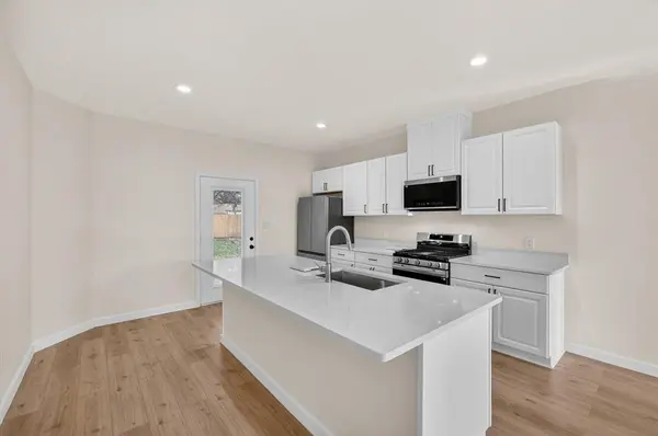 2112 W 13th Avenue, Corsicana, TX 75110