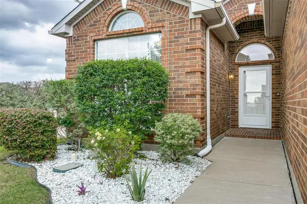 12852 Old Macgregor Lane, Fort Worth, TX 76244