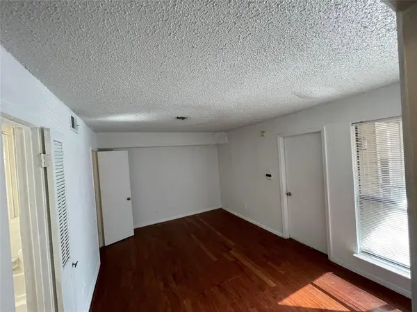 9811 Walnut Street #F-207, Dallas, TX 75243