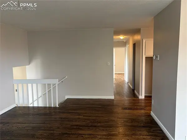 7470 Dove Creek CIR, Colorado Springs, CO 80911