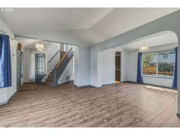 1818 NE BLUE HERON DR, Portland, OR 97211