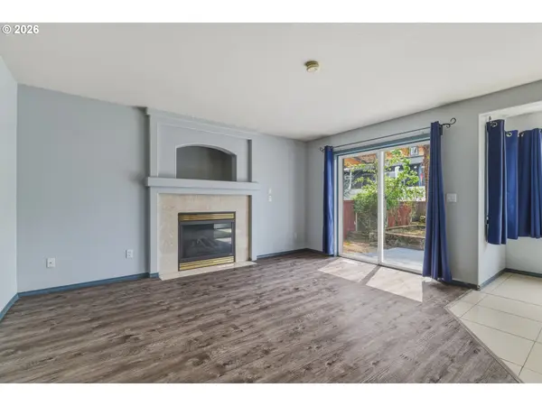 1818 NE BLUE HERON DR, Portland, OR 97211