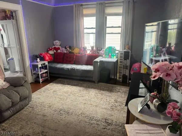 16 Roosevelt Ave, Dumont Boro, NJ 07628