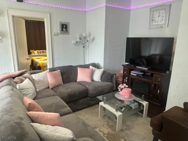 16 Roosevelt Ave, Dumont Boro, NJ 07628