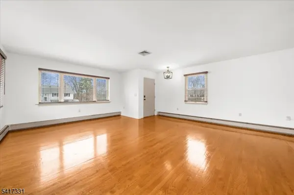 35 Marudy Dr, Clinton Town, NJ 08809