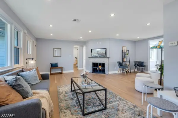 1 Crestwood Ln, Clark Twp., NJ 07066