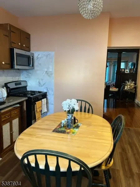 31 Quinn St, Paterson City, NJ 07501