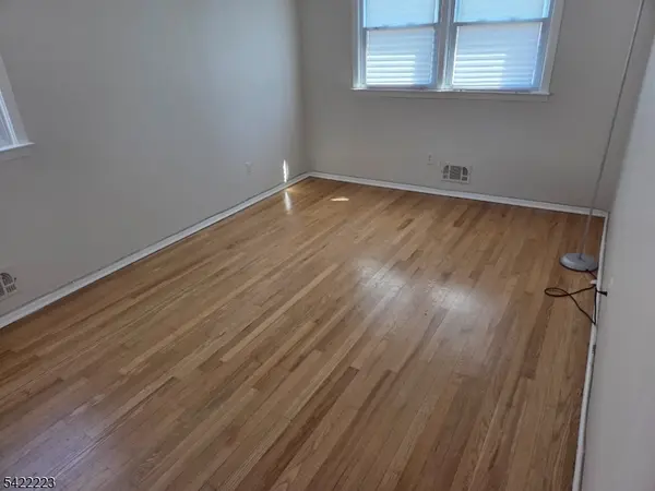 46 N 8Th St #1, Kenilworth Boro, NJ 07033