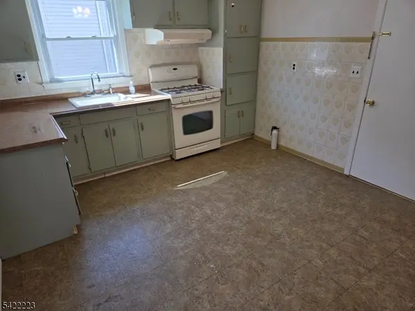 46 N 8Th St #1, Kenilworth Boro, NJ 07033